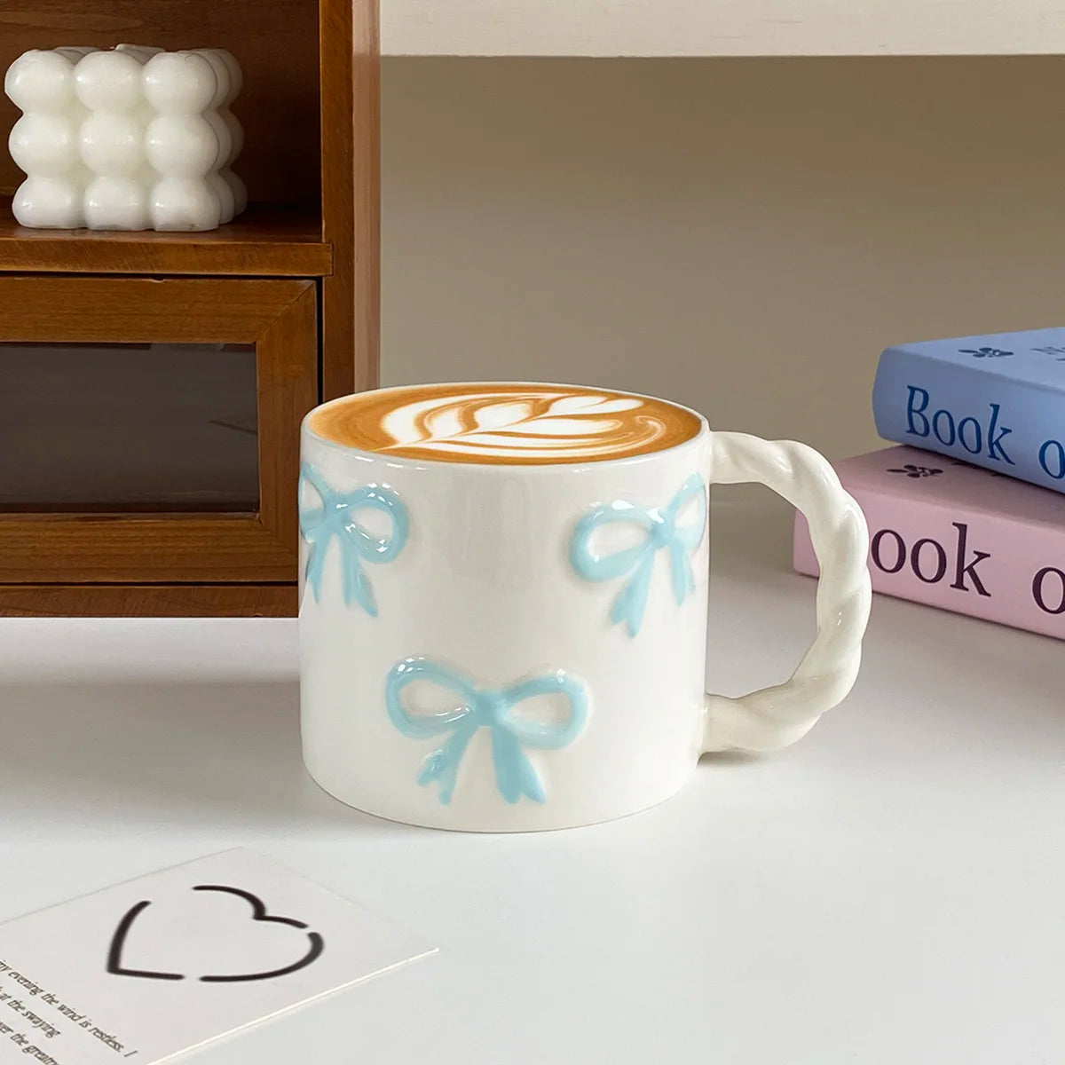 1Pc13.4Oz Pink Bow Ceramic Mug, Twist Handle Ceramic Mug, Exquisite and Simple Pink Embossed Mug, Suitable for Coffee Shop Latte Art Mug, Home Decoration Drinking Utensils, Kitchen Living Room Bedroom Drinking Cup, Gift Givin