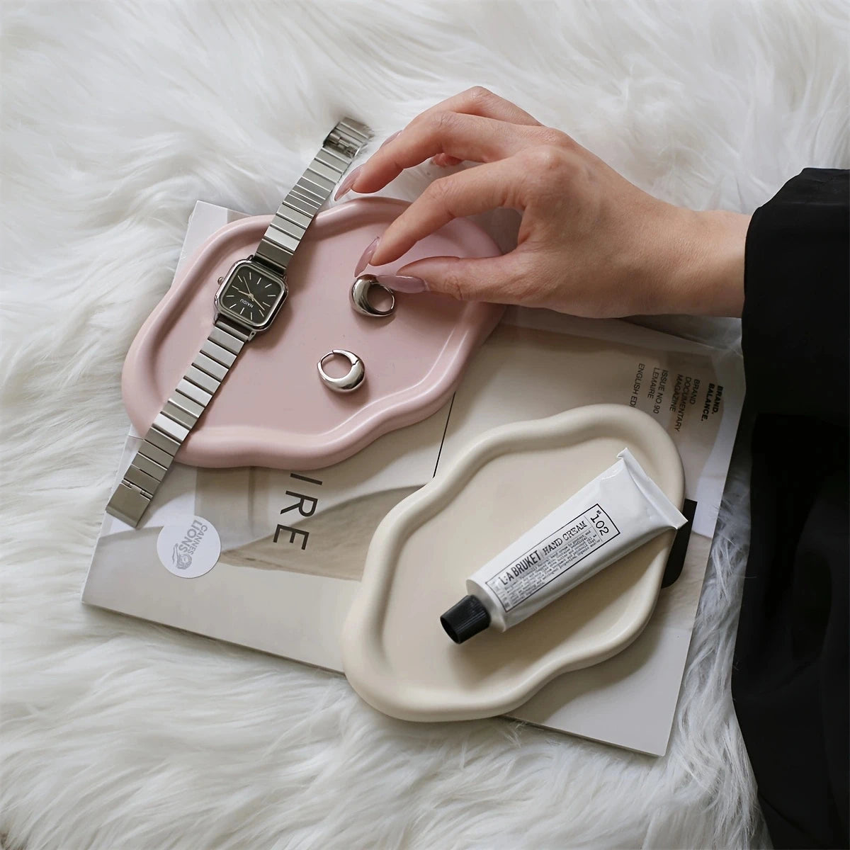 1Pc Irregular Cloud Ceramic Jewelry Tray Key Storage Ornament Display Tray Jewelry Tray Suitable for Home Decoration Living Room Bedroom Jewelry Storage Entry Entrance Storage Jewelry Tray Gift Gift