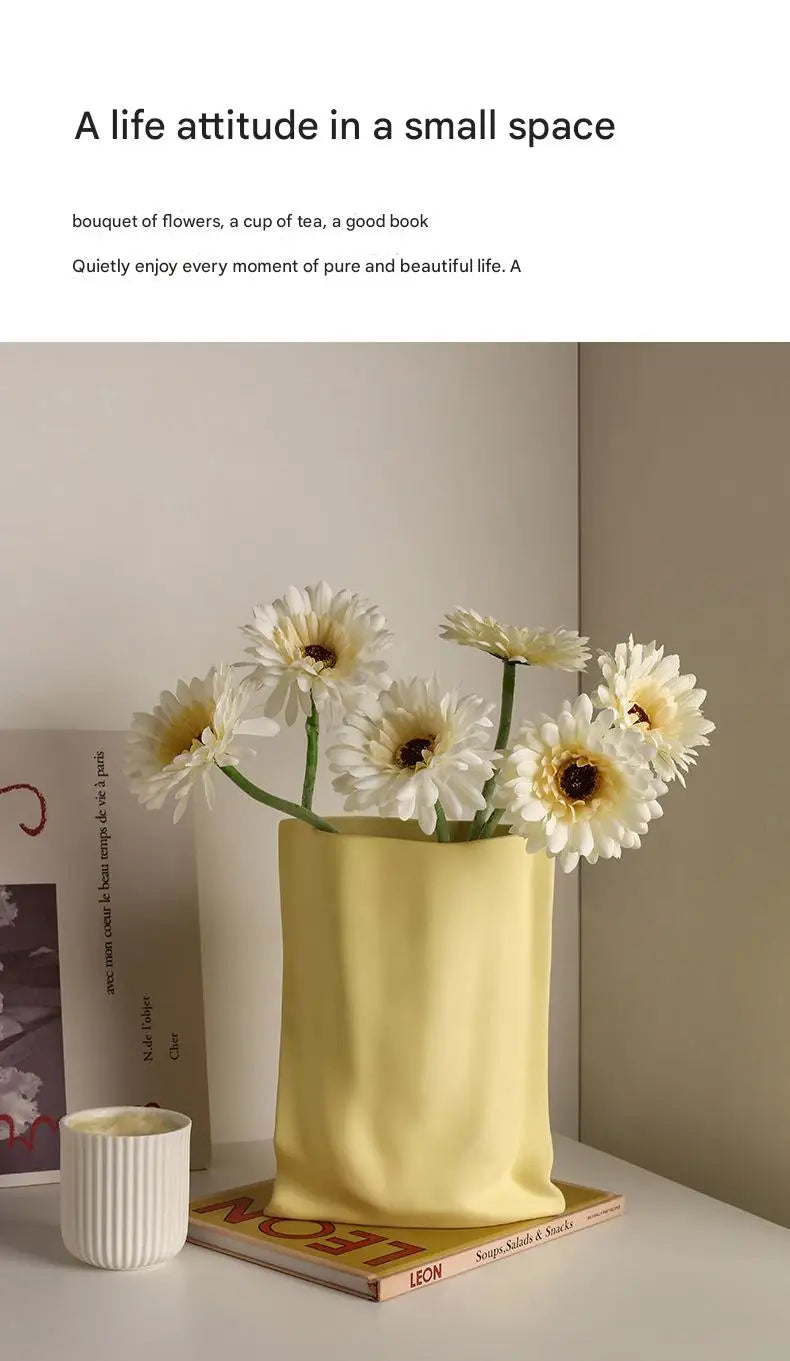 Luxury Holiday Gifts Ceramics Handmade Table Vase Flower Vase Illustrations Home Decor Simplicity Floral Ornaments for Bedroom