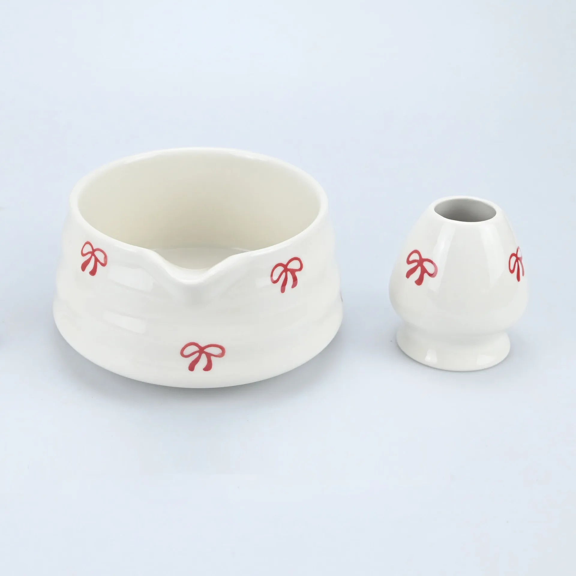 5 pieces of white bow decal ceramic matcha set, matcha set includes matcha bowl, matcha mixer and holder, bamboo spoon, sieve