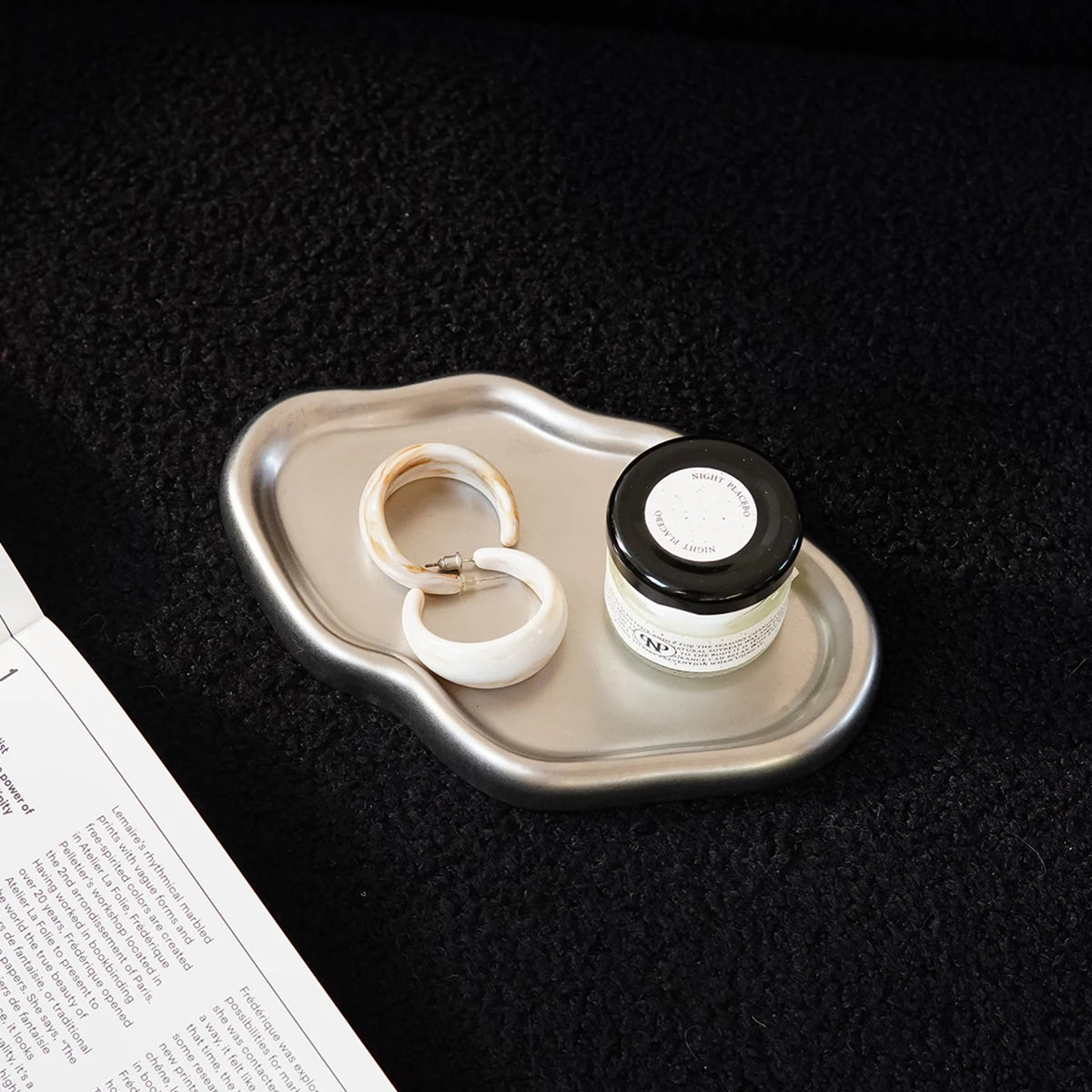 1Pc Irregular Cloud Ceramic Jewelry Tray Key Storage Ornament Display Tray Jewelry Tray Suitable for Home Decoration Living Room Bedroom Jewelry Storage Entry Entrance Storage Jewelry Tray Gift Gift
